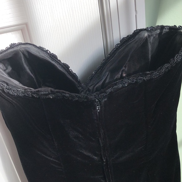 Vintage Velvet Strapless Dress with Jacket - Picture 5 of 9